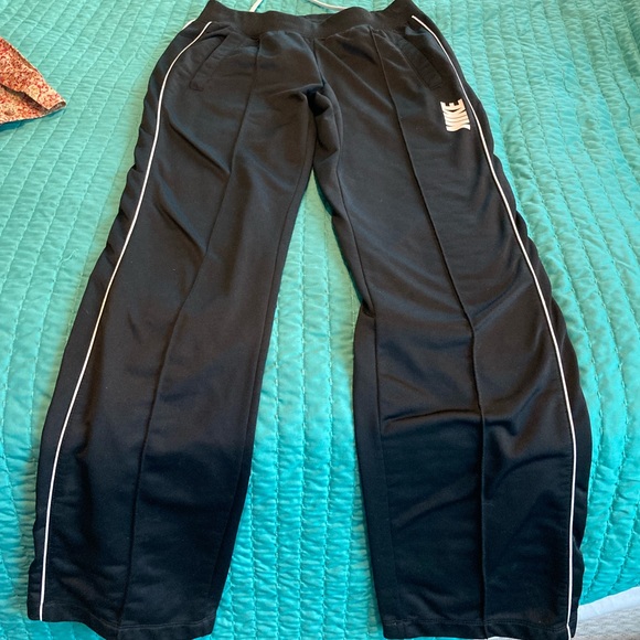 Nike Sweatpants - Picture 2 of 4
